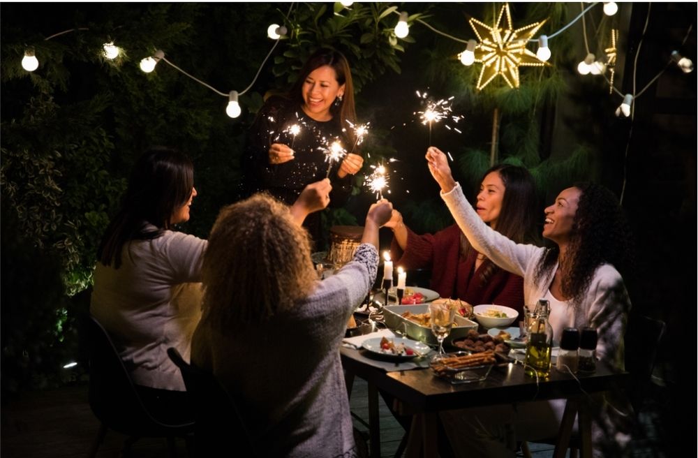 How to Start Conversations at Dinner Parties