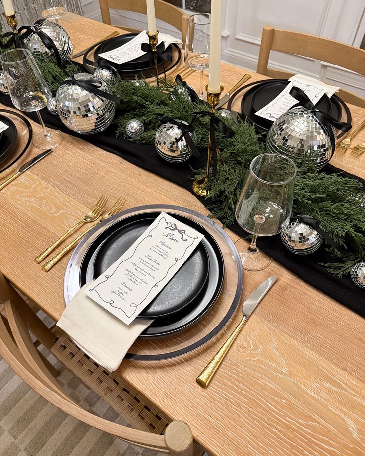 New Year's Eve tablescape ideas