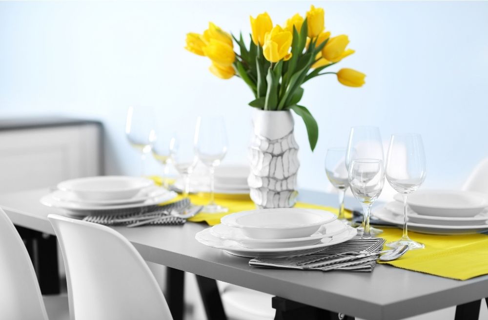 fresh flower centerpiece dining