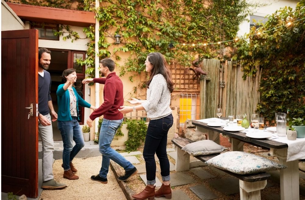 guests leaving dinner party