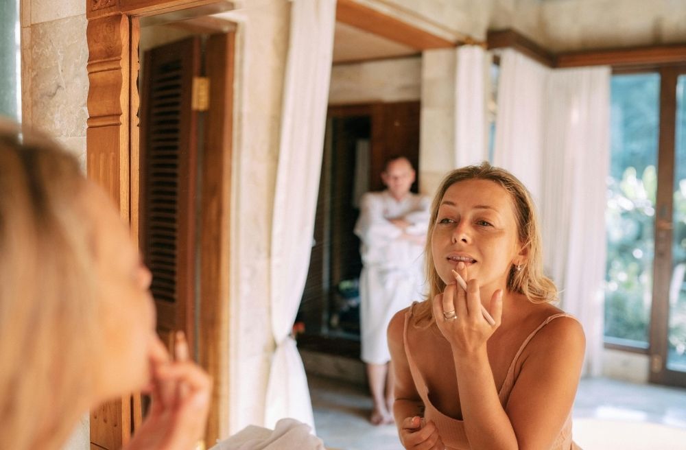 Things Great Hosts Do Before Guests Arrive