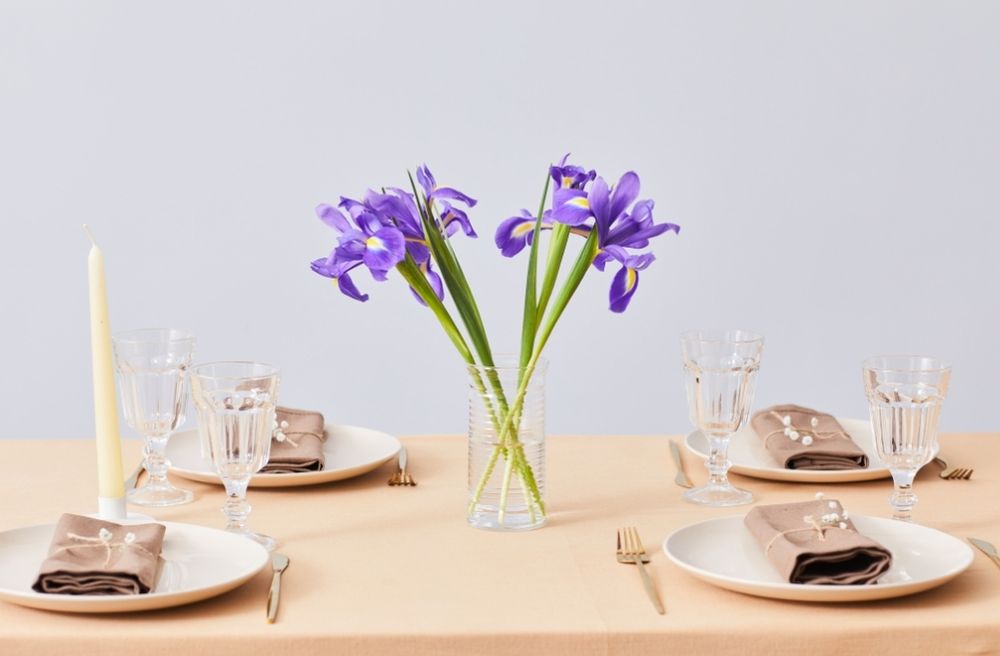 minimal elegant dining table