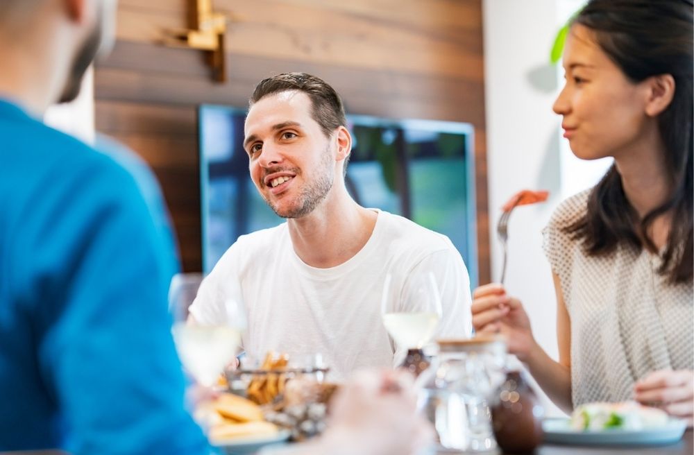 people listening during conversation