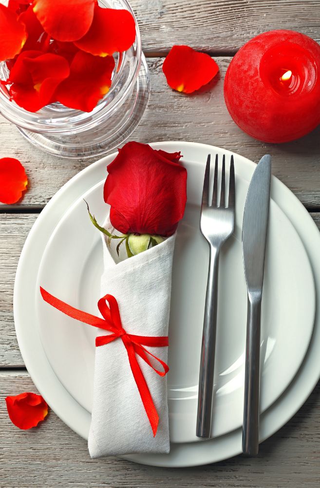 romantic Valentine dinner party table