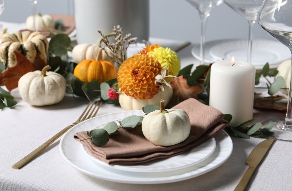 seasonal floral table setting