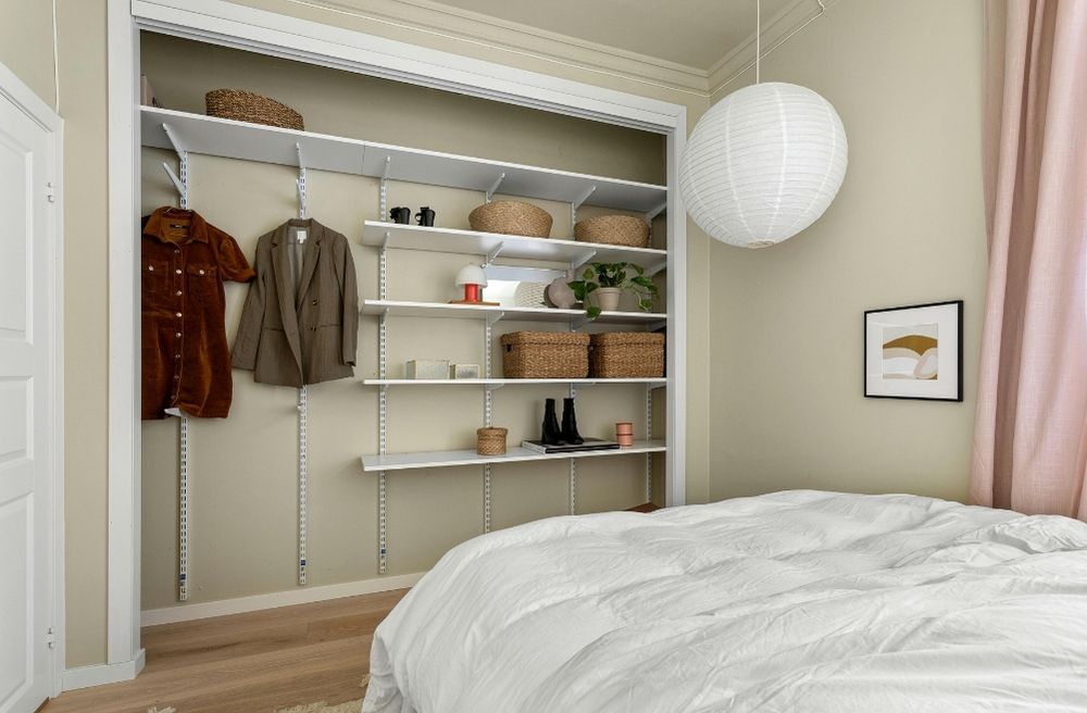storage bed small bedroom