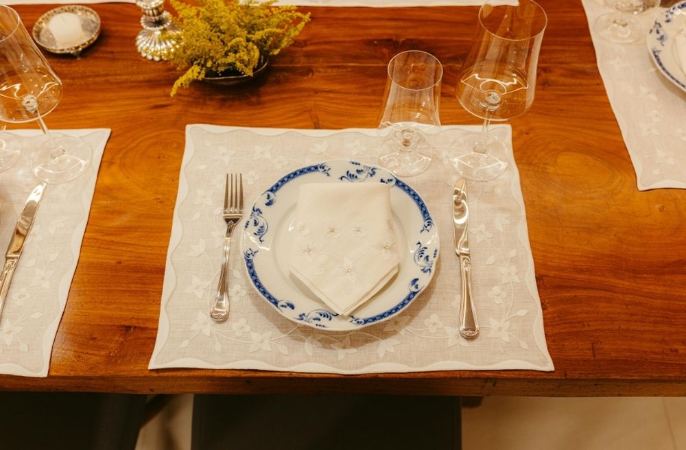 textured modern table decor