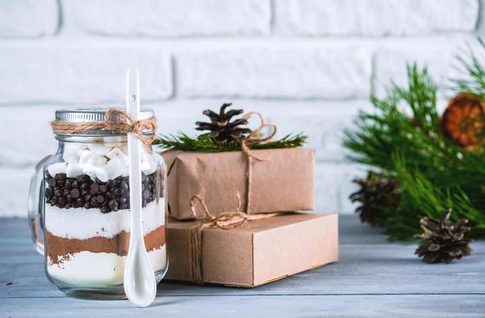 DIY hot chocolate gift jar