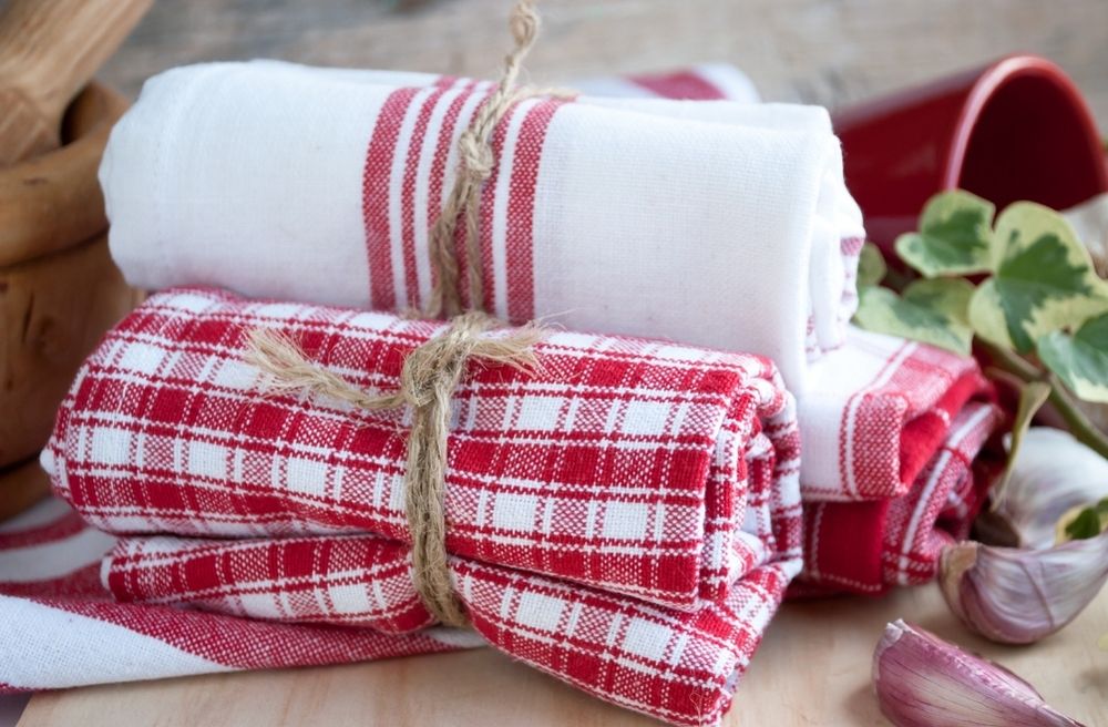 DIY kitchen towel gift