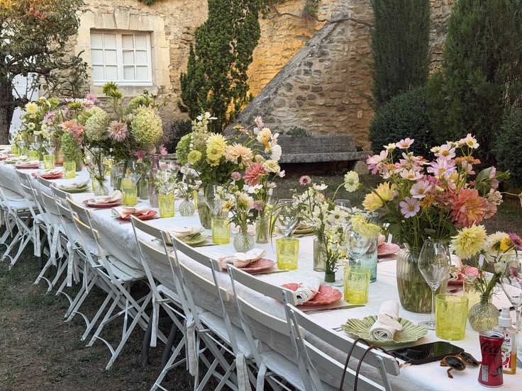 French market flowers dinner table