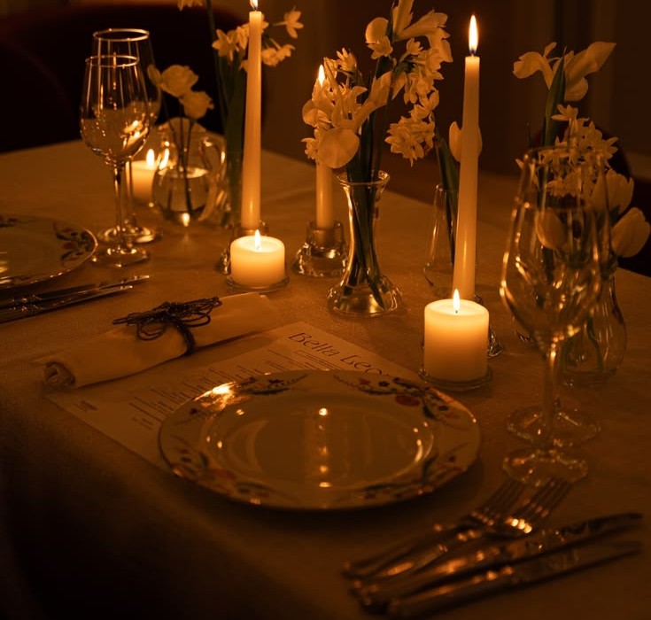 Parisian dinner party jazz atmosphere