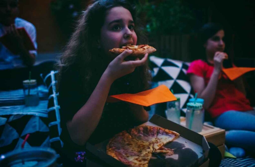 backyard movie night pizza party