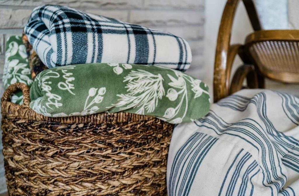blanket basket outdoor party