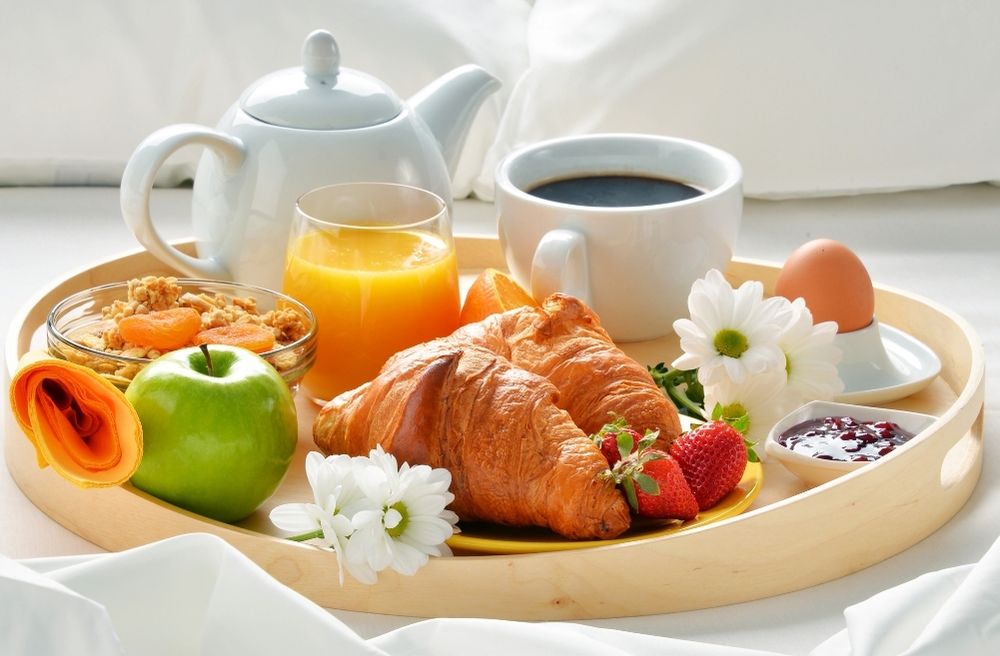 breakfast serving tray