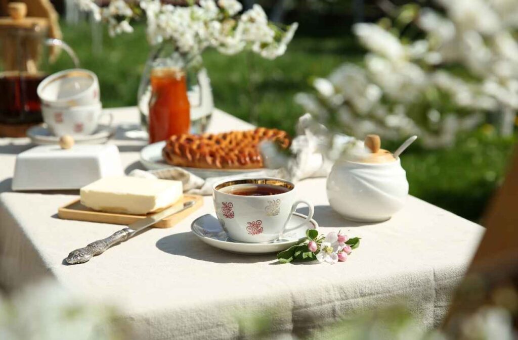 garden breakfast table