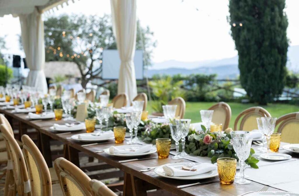summer dinner table decor