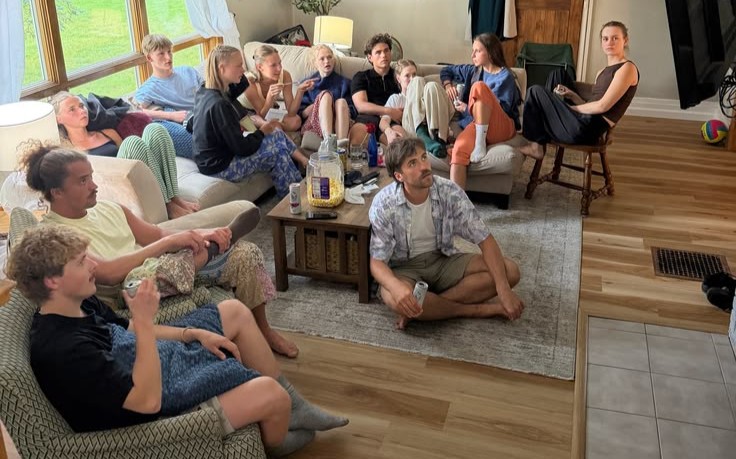 uncomfortable seating living room guests