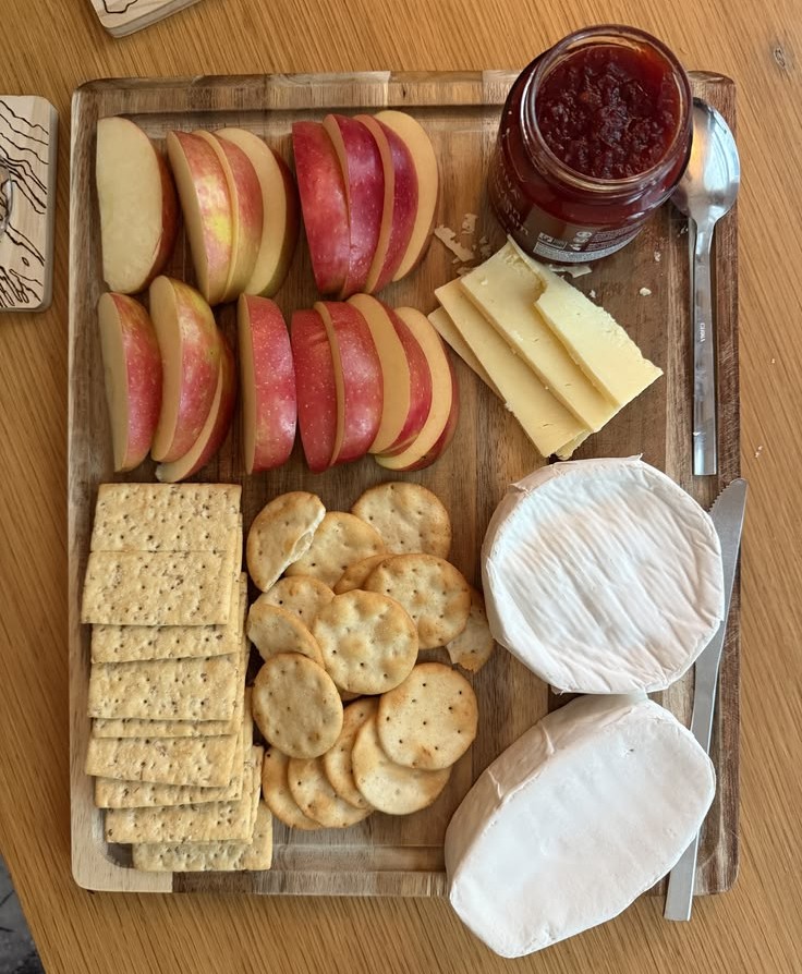 apple cheddar cheese board