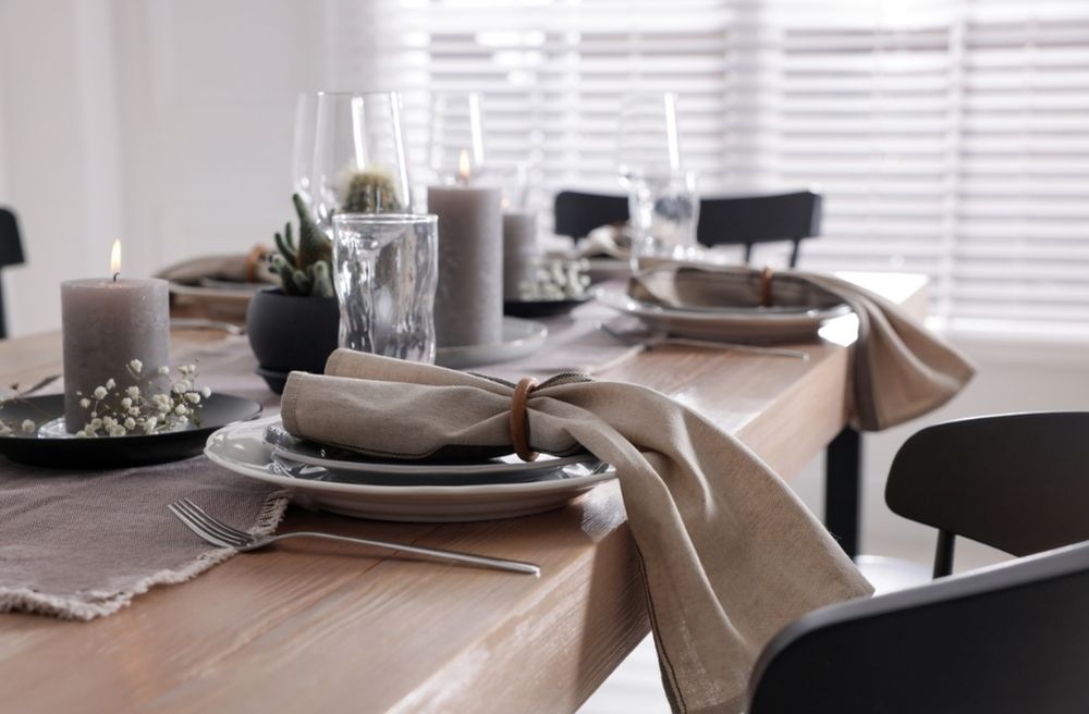 cloth napkins elegant table setting