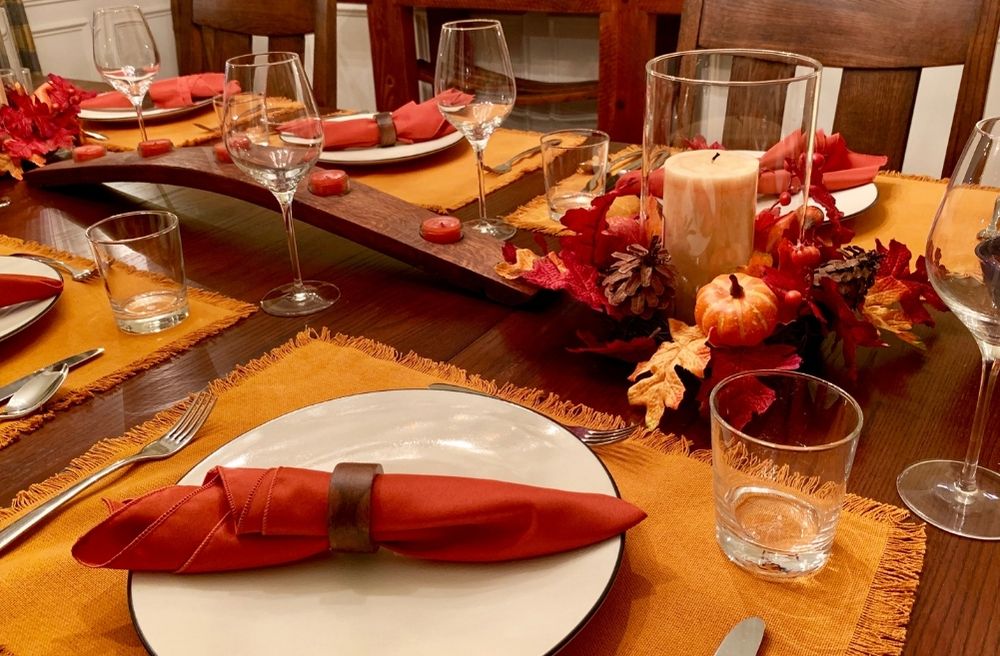 elegant Thanksgiving table