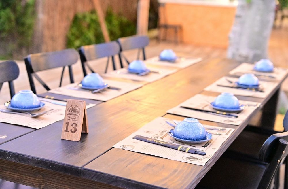 elegant placemats table setting