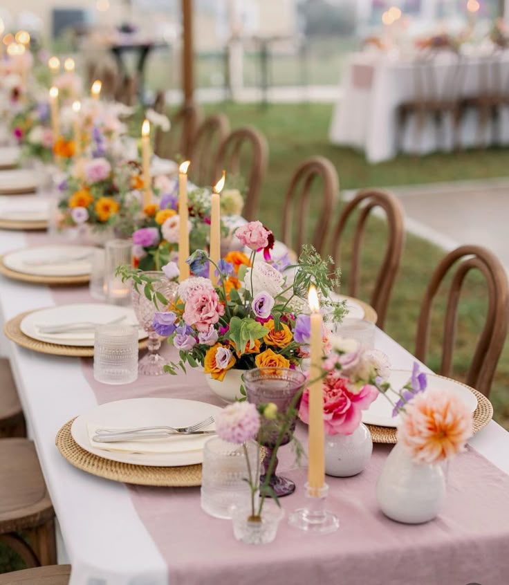 elegant wildflower tablescape