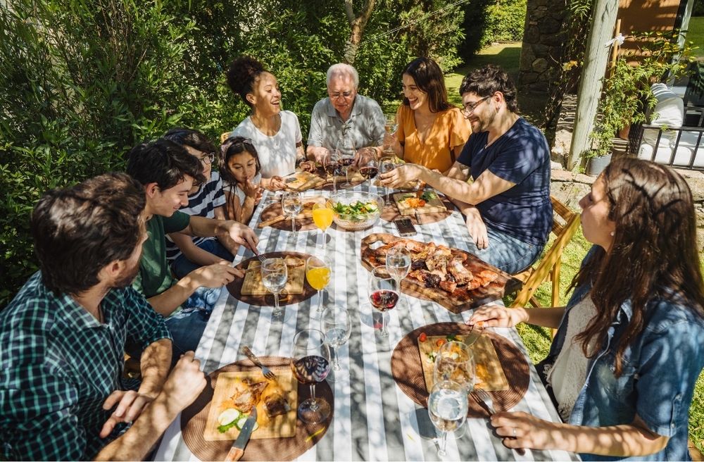 Family Reunion Hosting Guide