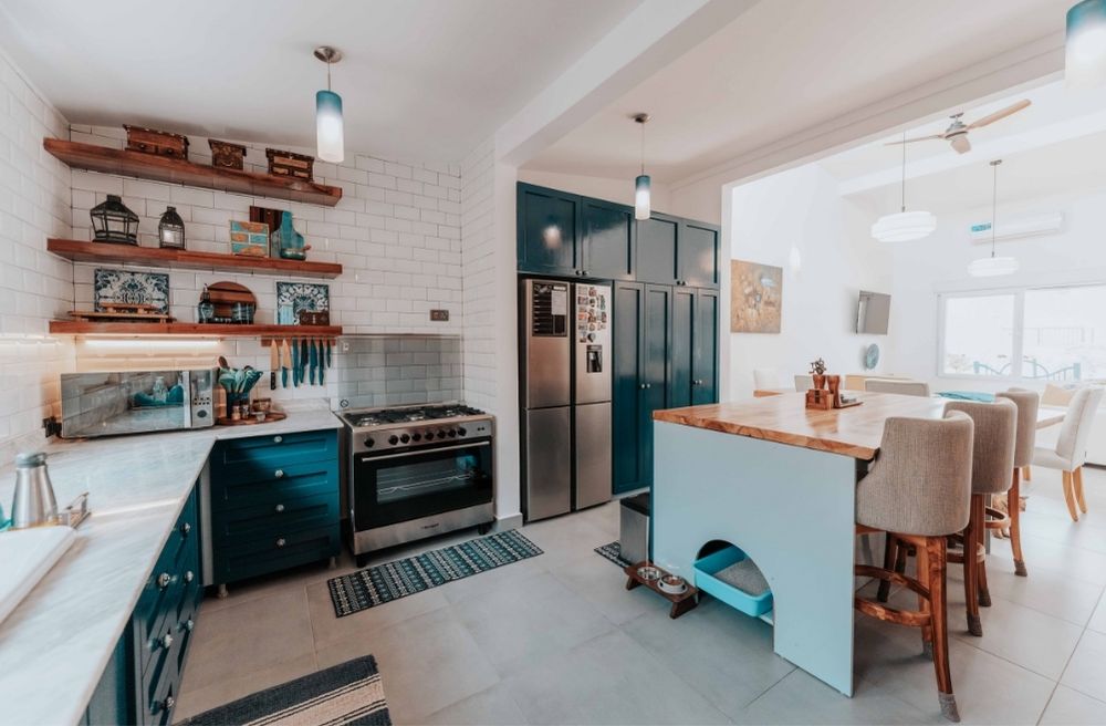 organized kitchen hosting