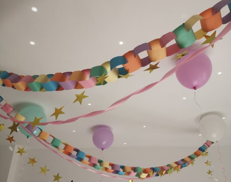 paper chain party decorations