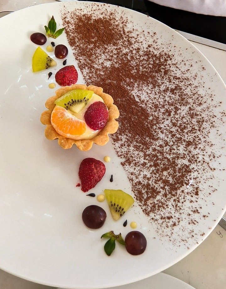dessert garnish plating