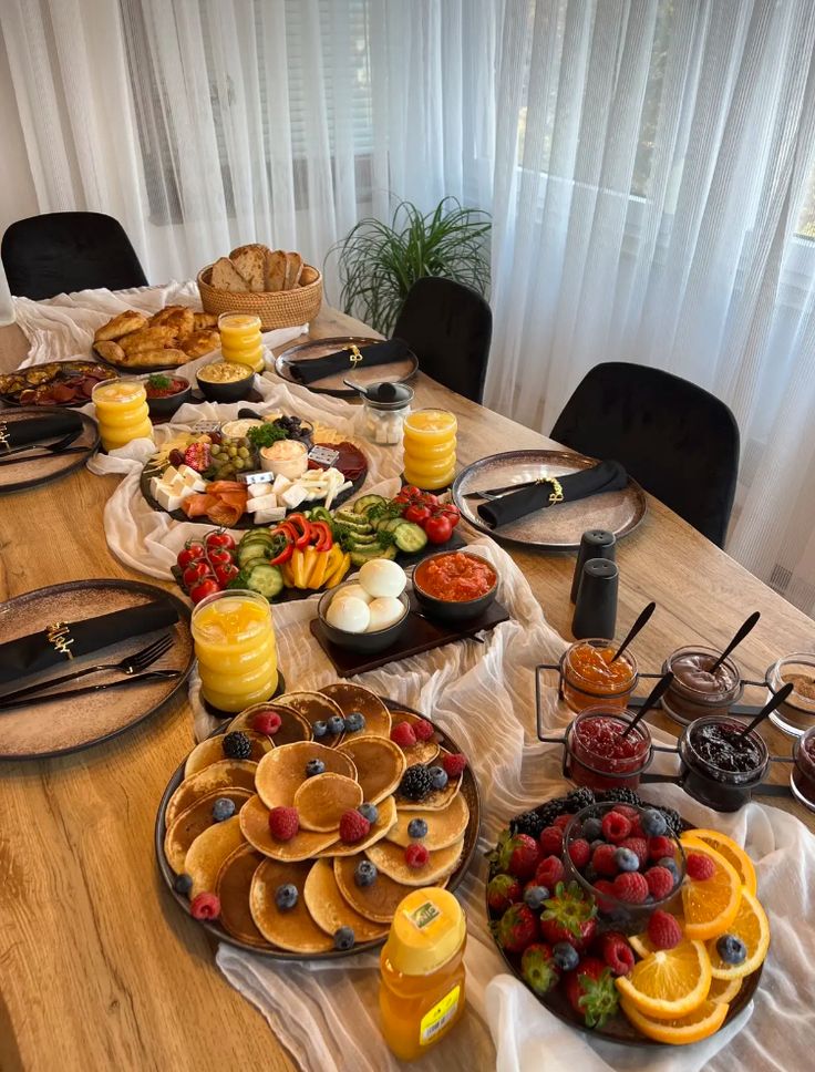 breakfast dinner party