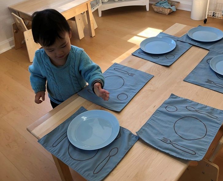 how to keep toddlers happy during dinner parties