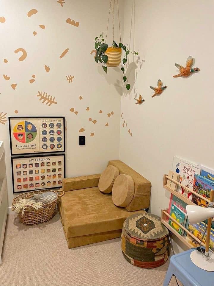 how to keep toddlers happy during dinner parties